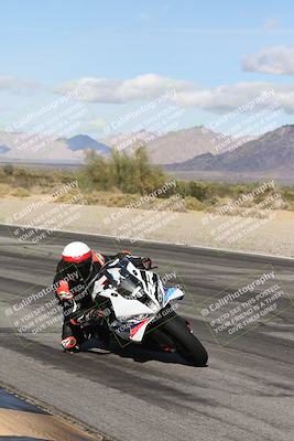 media/Nov-16-2025-Race Pace (Sun) [[8c5fa54630]]/Verified Riders/4-Turn 3 Inside (1050am)/